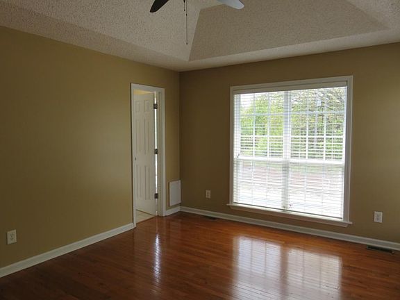 4th image of 2117 Seminole Dr