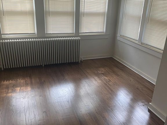 3rd image of 721 Brookside Dr Floor 1