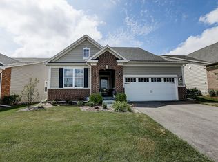 39 Pacific Ave, Hawthorn Woods, IL 60047