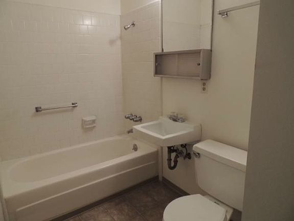 3rd image of 811 Bennett Ave APT 13
