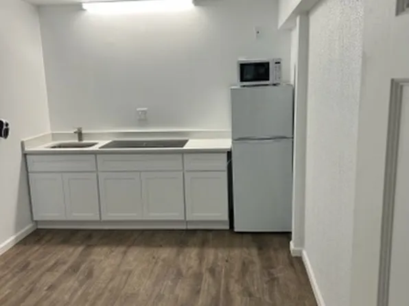 (undisclosed Address), Long Beach, NY 11561
