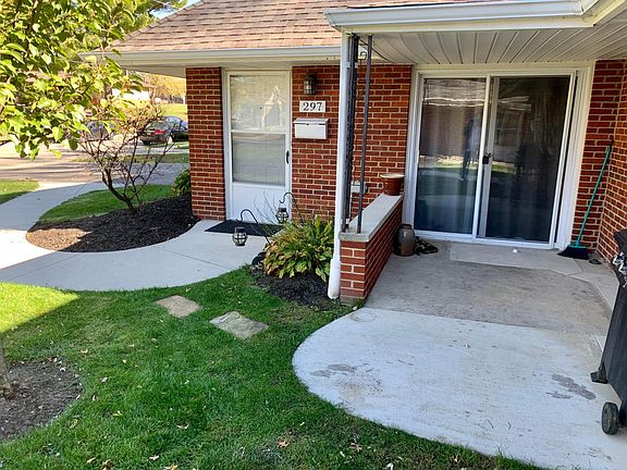 Sidewalk curves to parking