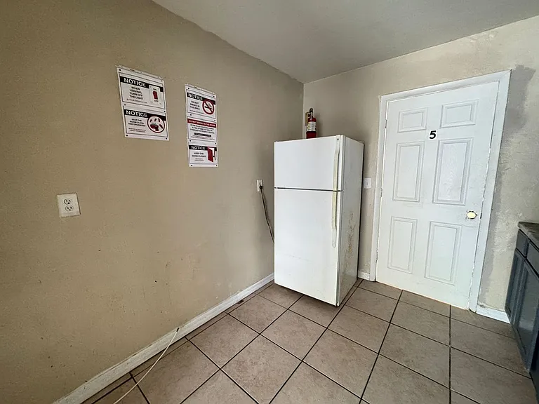 1209 Carlsbad Pl — Photo 26