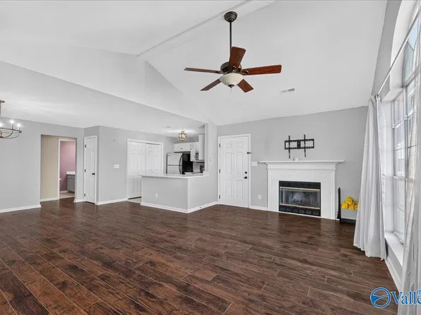 257 Waters Edge Ln, Madison, AL 35758