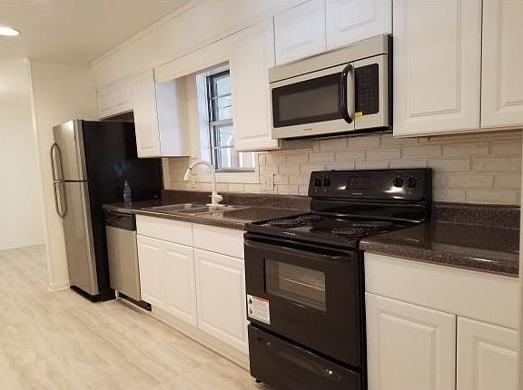 3rd image of 170 Polly Anna Dr