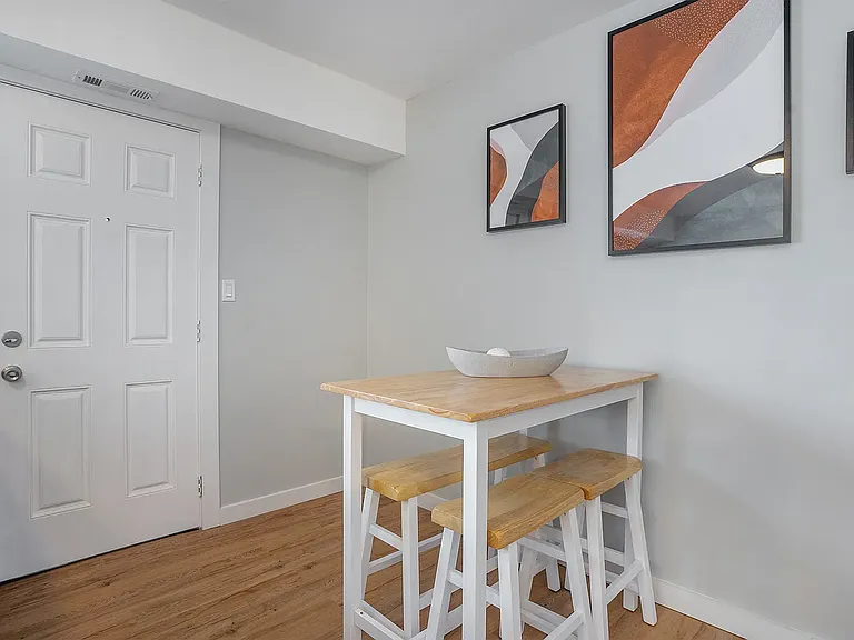 570 W Ocean View Ave #1 — Photo 27