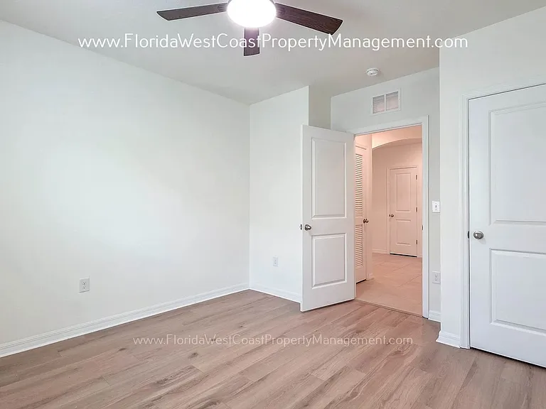 2836 Greenleaf Ter — Photo 34