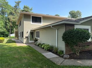 33 Milrace Dr, East Rochester, NY 14445