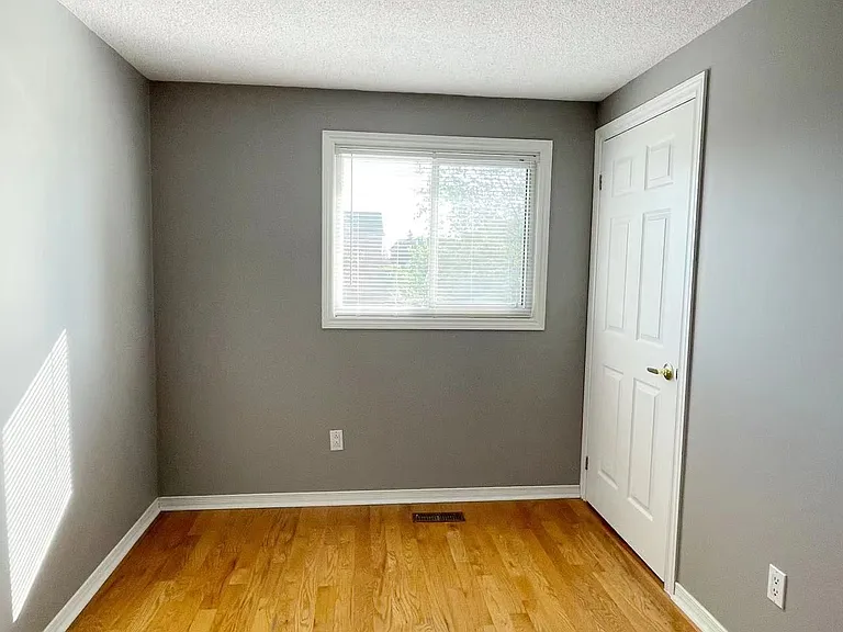 6972 Cordingley Cres — Photo 8
