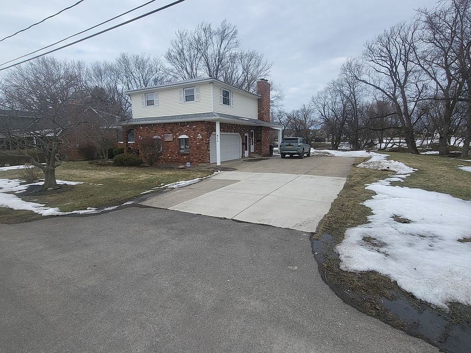 1st image of 70 Cloverleaf Ave #2