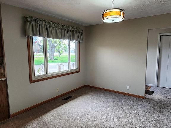 5th image of 9029 W FRONT  ROAD