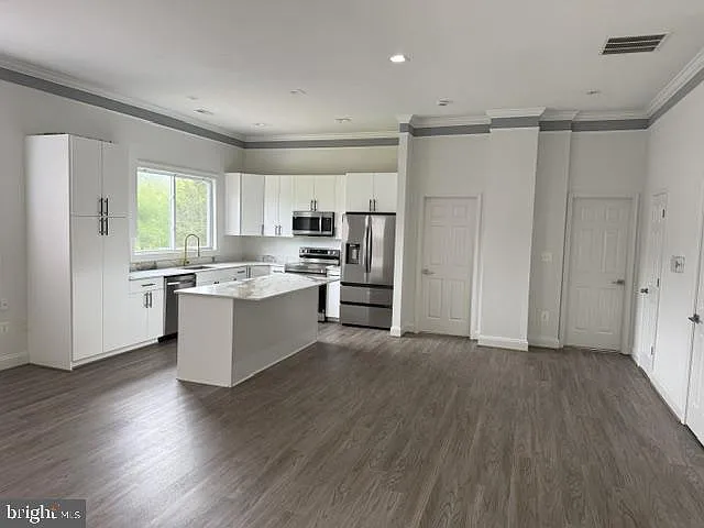 2 bed, 1.5 bath, 1500 sqft, $2,500 — Photo 4