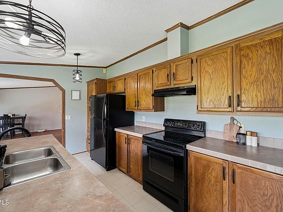 4th image of 457 Booher Dr