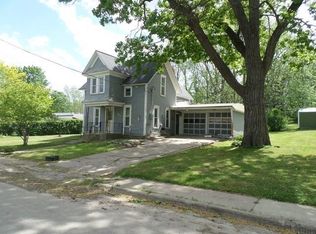 43 River St S, Central City, IA 52214