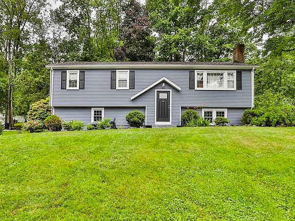 4th image of 17 Marquand Ln