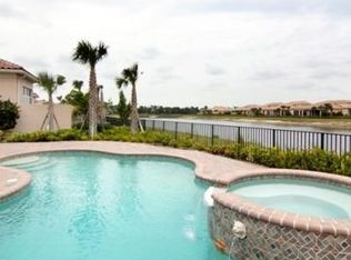 104 Siesta Way #Y, Palm Beach Gardens, FL 33418