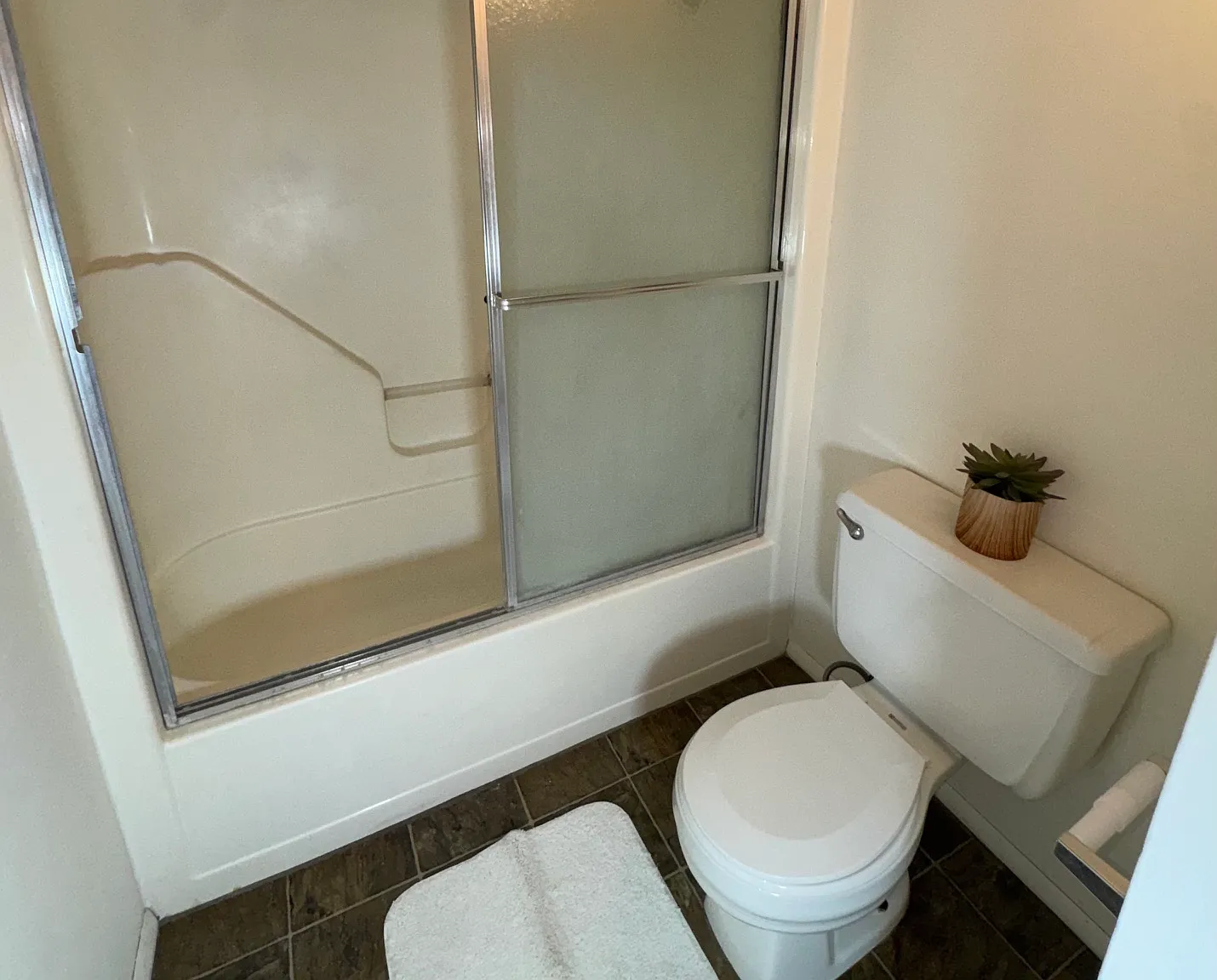 2 bed, 785 sqft, $800 — Photo 4
