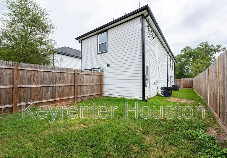 8635 Sunderland Rd #A — Photo 22
