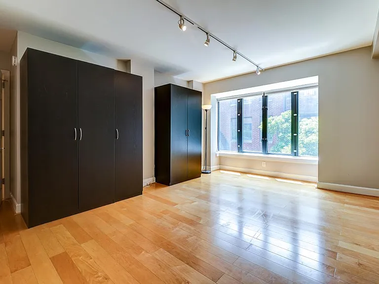 1080 Wisconsin Ave NW #2019 — Photo 21