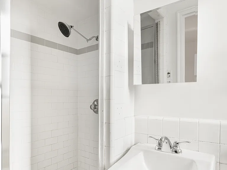158-18 Riverside Dr W #4E50 — Photo 8