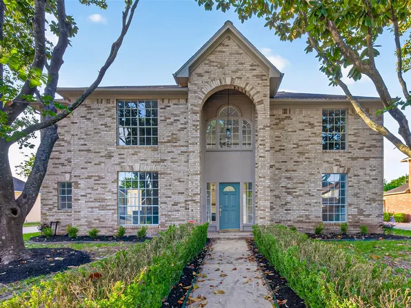 8010 Ashley Circle Dr N, Houston, TX 77071