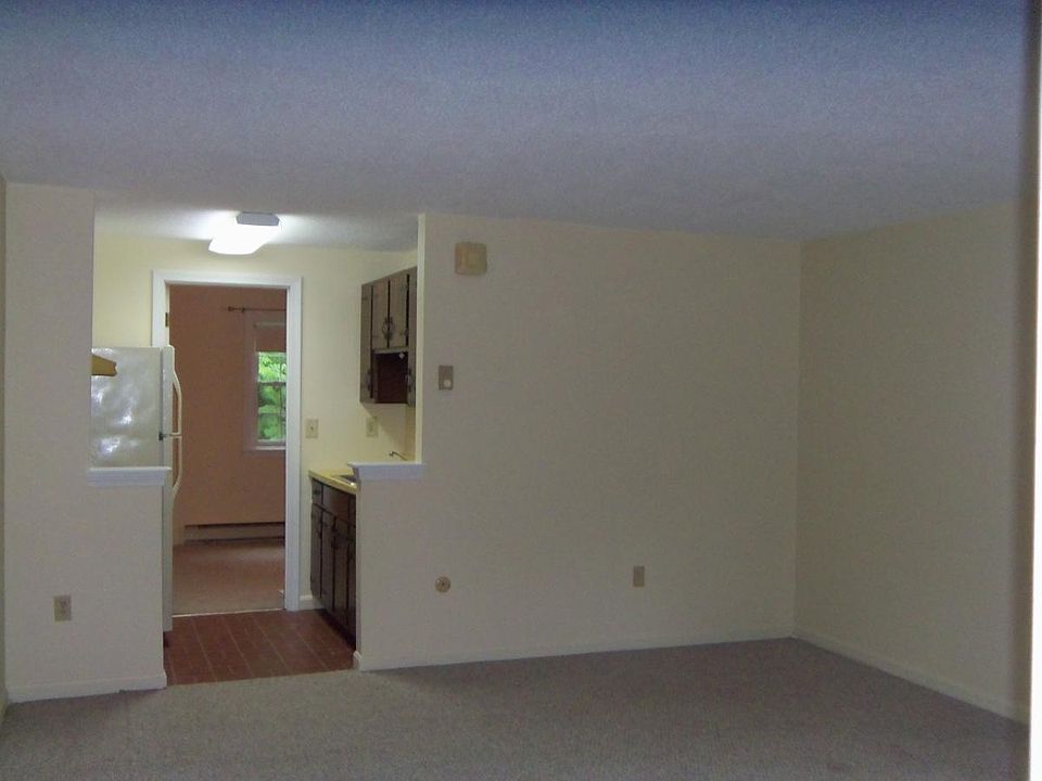 Galley kitchen to bedroom