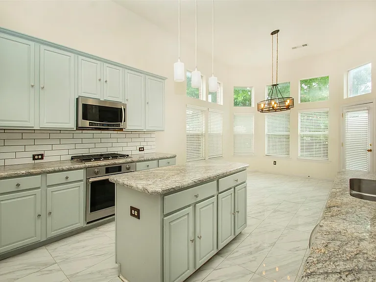3605 Maddock Dr — Photo 5