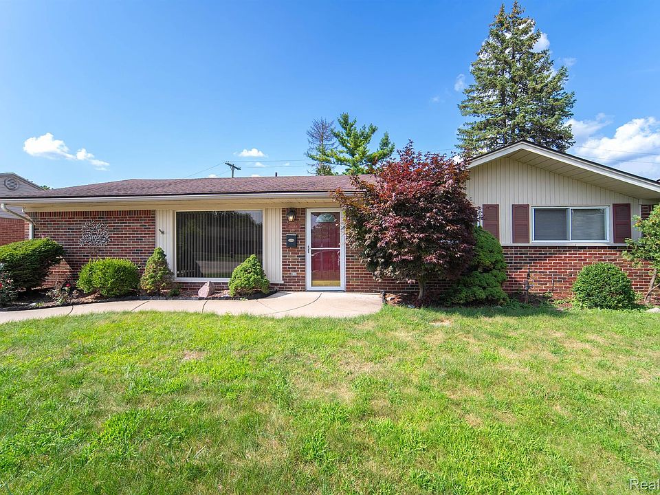 1st image of 36488 Joanne St