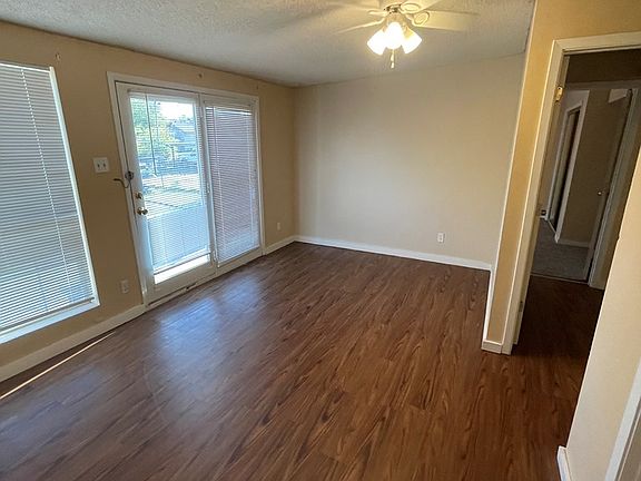 4th image of 2201 Woodlawn Dr