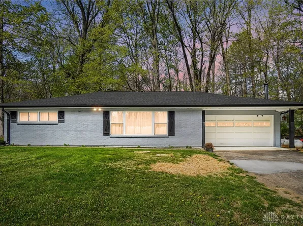 1243 White Oak Dr, Springfield, OH 45504