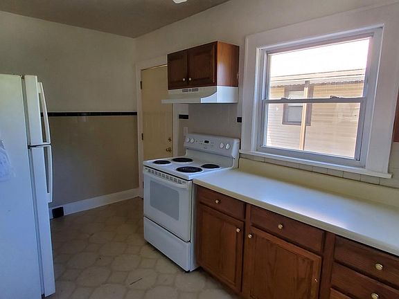 5th image of 2625 Parkview Ave