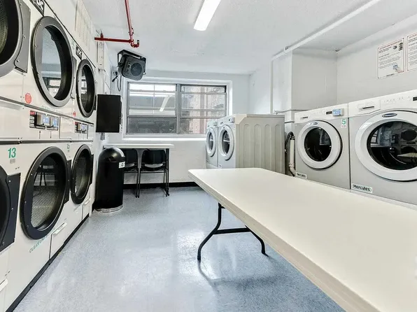 118-17 Union Turnpike image 23 of 25