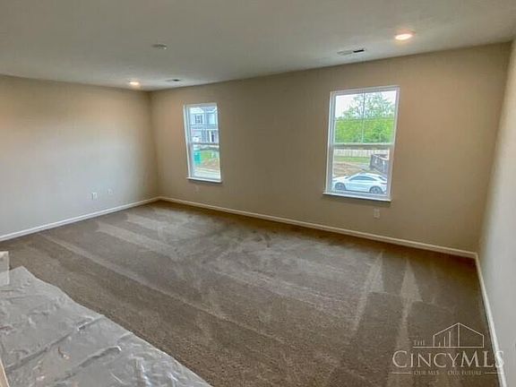 5th image of 131 Ashburn Way