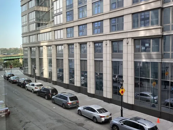 400 West 63rd Street image 4 of 12