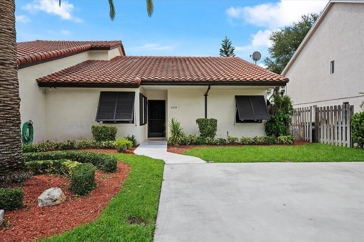 2 bed, 2.0 bath, 2647 sqft, $3,500 — Photo 1