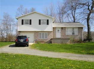 21 Elliott Rd, Grove City, PA 16127