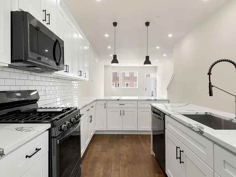 2719 Lefevre St — Photo 4