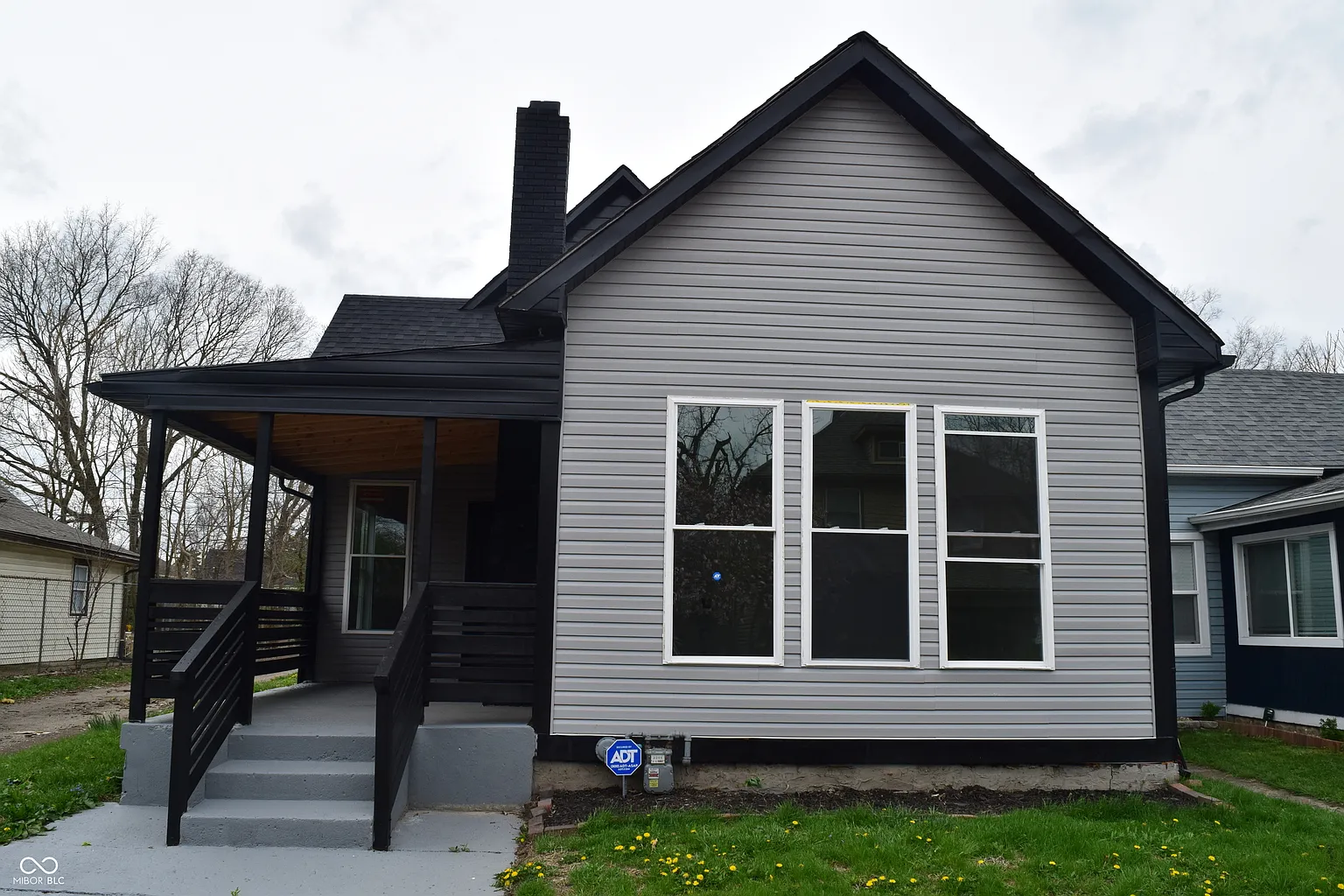 1434 Lee St photo 1