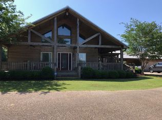 692 N Lake Dr, Valley Grande, AL 36703