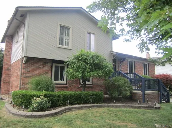 42039 Merrimac Cir, Clinton Township, MI 48038