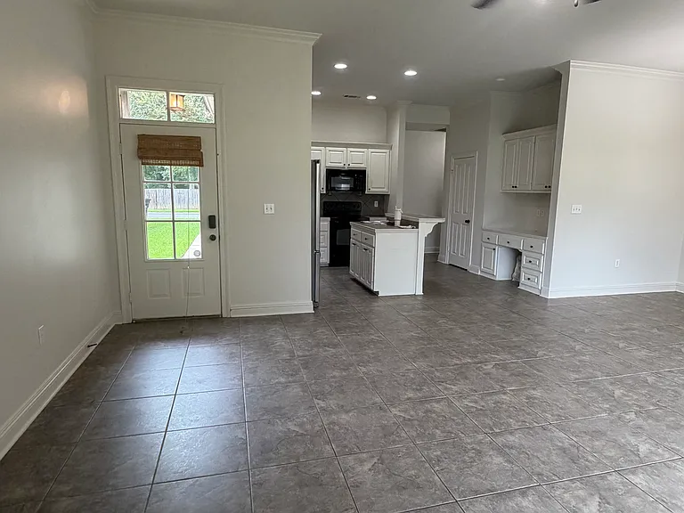 3001 Northbank Dr — Photo 16