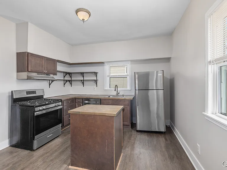 835 Bates St SE — Photo 10