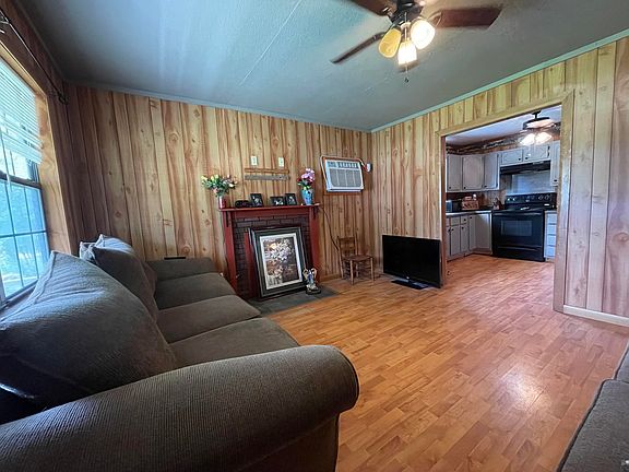 4th image of 300 Hatchie St