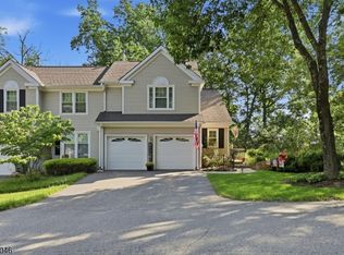 2 Rainier Ct, Hackettstown, NJ 07840