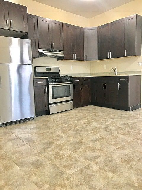 1st image of 2312 31st St APT 3