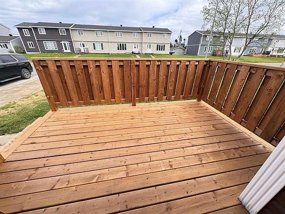 4th image of 729 Tamarack Drive