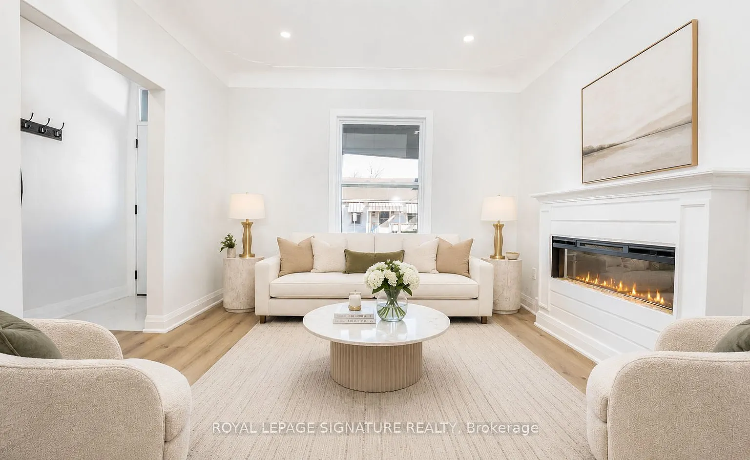 4 bed, $2,750 — Photo 1
