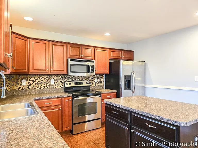 6419 Creekbend Dr — Photo 40