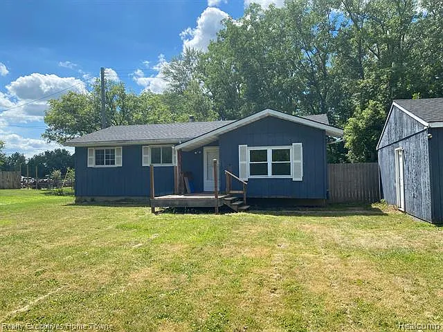 995 Cove Rd photo 1