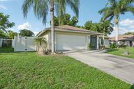 SE 32nd Terrace-S0907-001.jpg